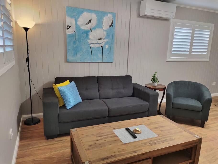 Cute Cottage - 2 Bedrooms - City & Strand Beach Location Townsville Eksteriør bilde