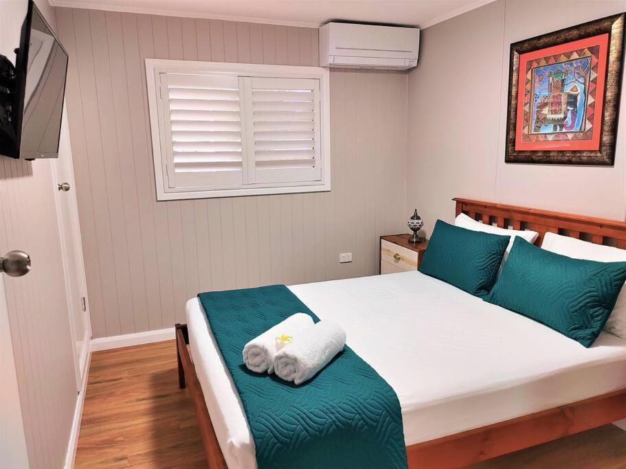 Cute Cottage - 2 Bedrooms - City & Strand Beach Location Townsville Eksteriør bilde