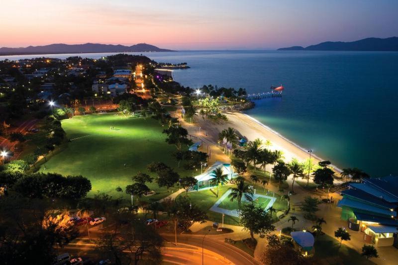 Cute Cottage - 2 Bedrooms - City & Strand Beach Location Townsville Eksteriør bilde