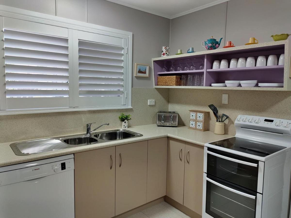 Cute Cottage - 2 Bedrooms - City & Strand Beach Location Townsville Eksteriør bilde